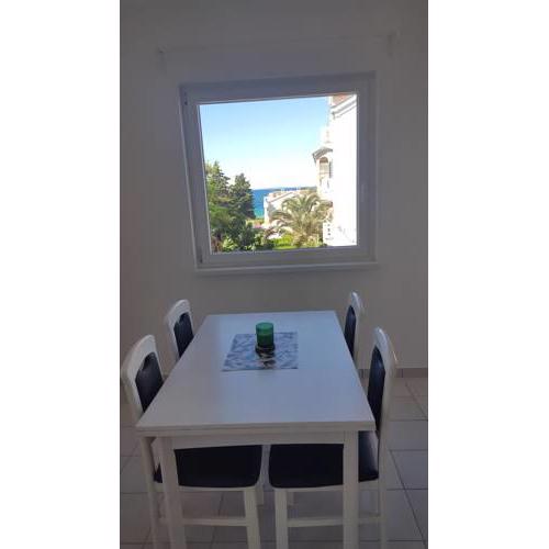 Mirela modern apartment near the beach, Novalja