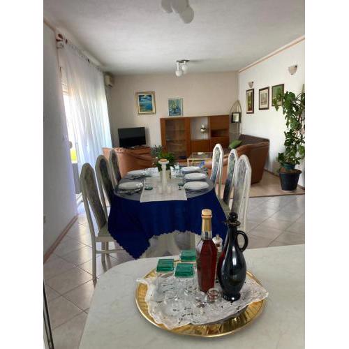 Mirni splitski Apartman Neda 3sobe