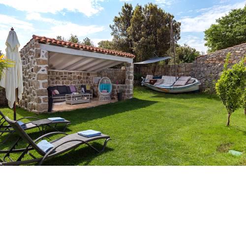 Mitrovici Villa Sleeps 4 Pool WiFi