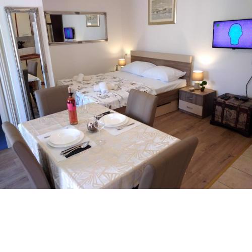 M&K studio apartment