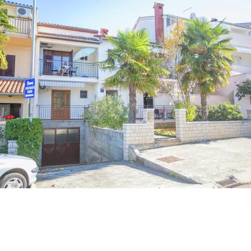 Modern Apartment in Funtana Croatia with Sea View