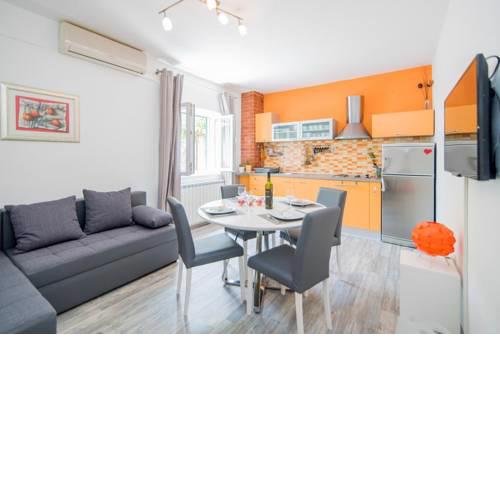 Modern Apartment in Supetar 3570-1