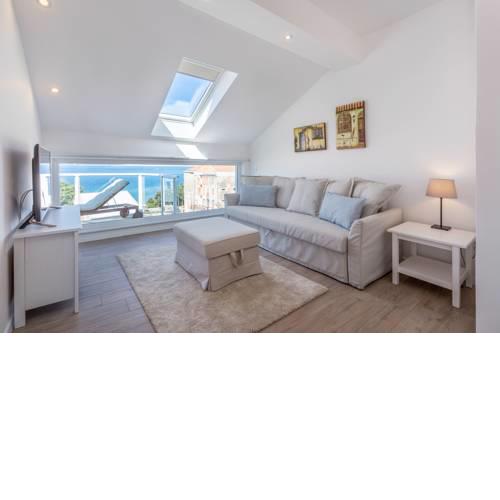 Modern apartment near sandy beach
