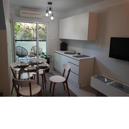 Modern City Apartments Ema