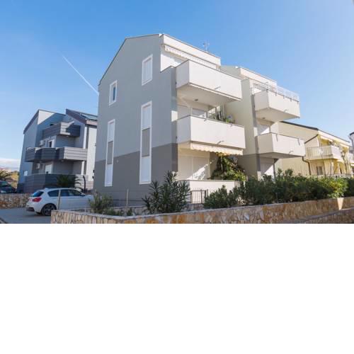 Modern duplex apartment 100 m from the sea