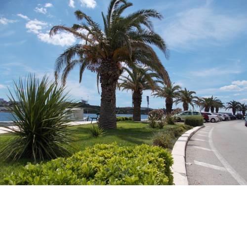 Modern family apartment near the sea, Vranjic