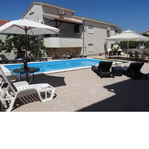 Modern island apartment with pool 80 meters from the sea B