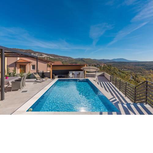 Modern newly built holiday house with pool and beautiful views of green Istria