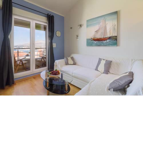Modern Penthouse Apartment Ivan with City View
