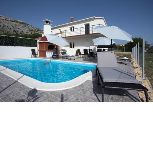 Mountain House Kajko With Pool