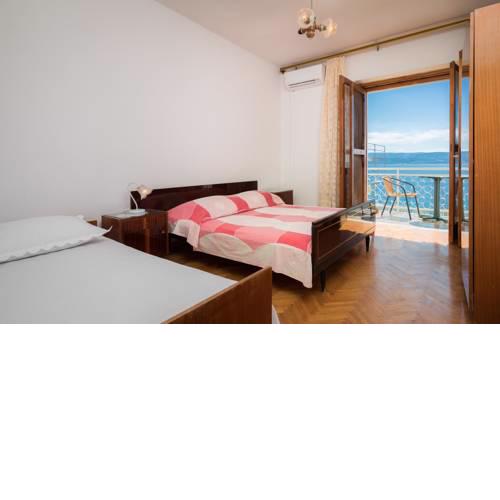Ultra New XXL apartments 20 meters from the beach