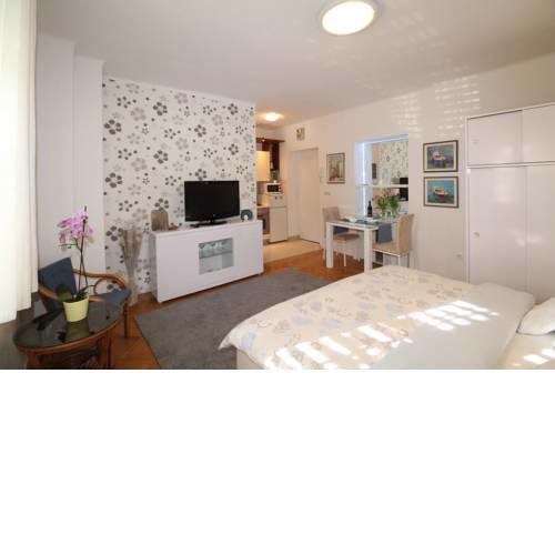 Nena studio apartment
