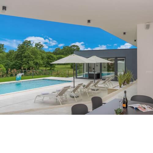 New and modern villa with private pool and jacuzzi in central Istria