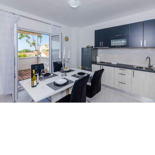 New Apartment with Romantic Sea View near Dubrovnik