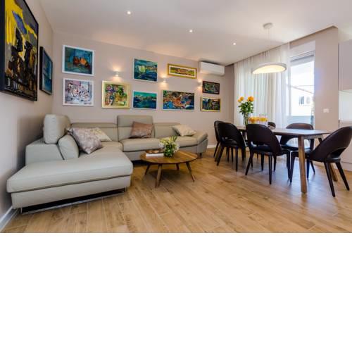 New Art Apartment