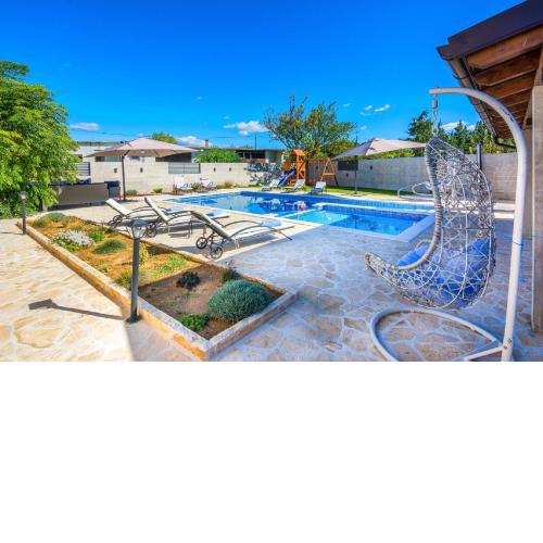 New! Holiday Home Tower with private pool, sauna and quads
