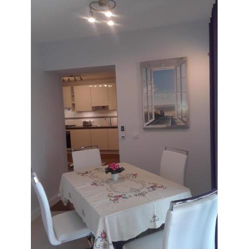 New Kosljun Apartment 300m to Beach