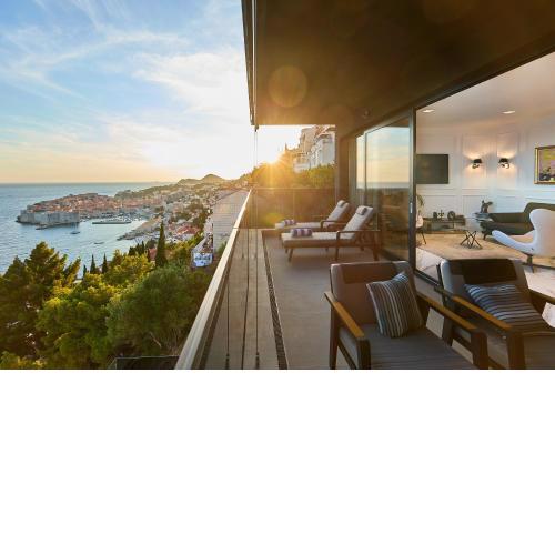 New & Luxury 5* with Breathtaking View- Kiki Lu Apartment
