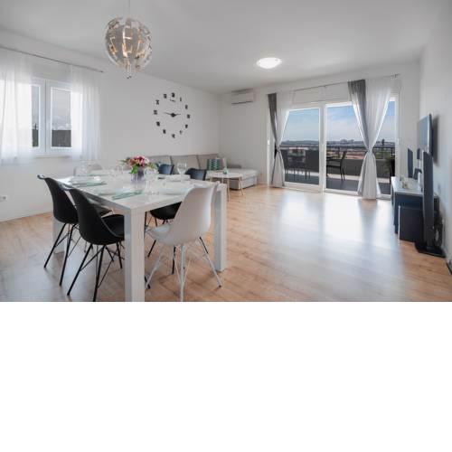New Luxury Apartment