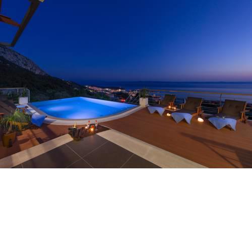 NEW Luxury Villa View,heated infinitiy pool, sea and mountain view,BBQ...