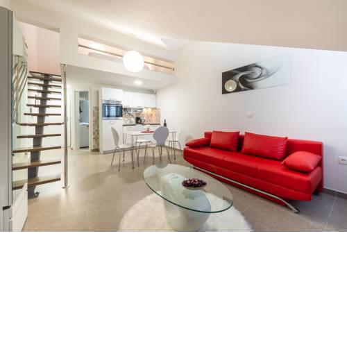 NEW Modern Studio Apartment Nina