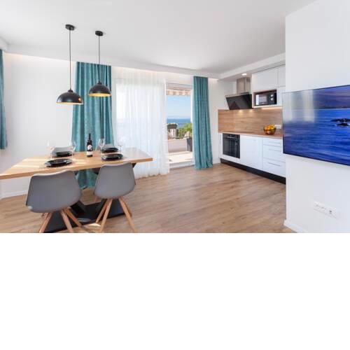 NEW * Modern Stylish Sea & Mountain View Apartment