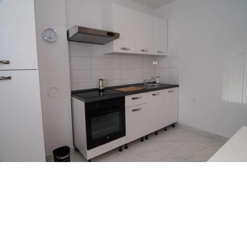 New renovated apartment 15 min from beach on foot