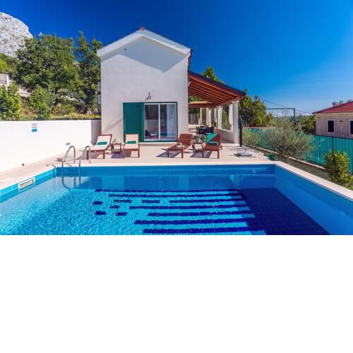 New! Seaview Villa Anet, a 2 bedroom villa with 28 sqm private pool in Krilo Jesenice