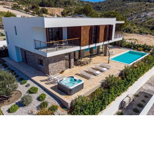 New! Seaview Villa Dolac with heated pool, a Hot tub, Finnish sauna and Billiards