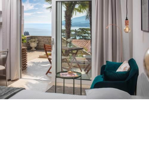 New studio apartment close to the sea