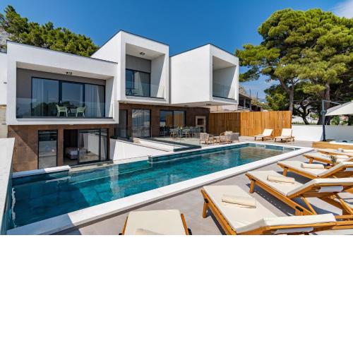New! Villa Bava with 4 En-suite Bedrooms, Heated 33 sqm Pool