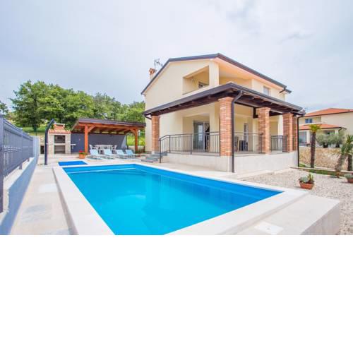 Newly Built and Modernly Furnished Villa Hope I with Pool