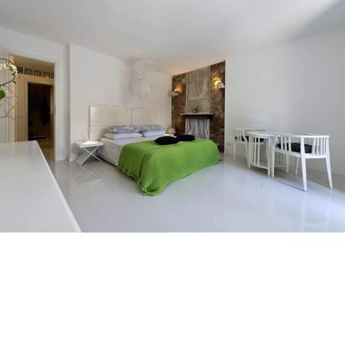 NI-NA Boutique House With Terraces