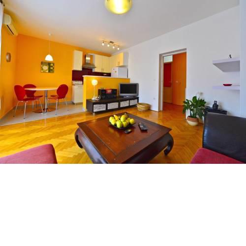Nice apartment Duje-near the beach