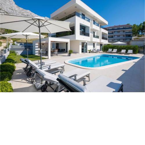 Nice apartment in Baska Voda with 2 Bedrooms