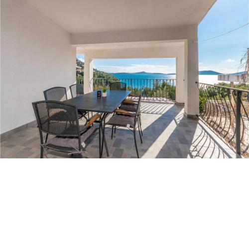 Nice apartment in Drage with WiFi and 2 Bedrooms