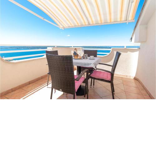 Nice apartment in Dramalj with WiFi and 2 Bedrooms