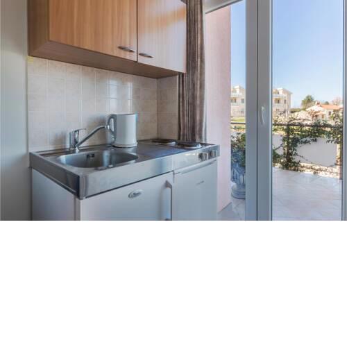 Nice apartment in Funtana with WiFi