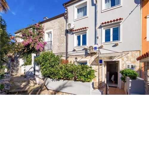 Nice apartment in Mali Losinj with WiFi and 2 Bedrooms