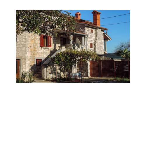 Nice apartment in Nedescina w/ 2 Bedrooms