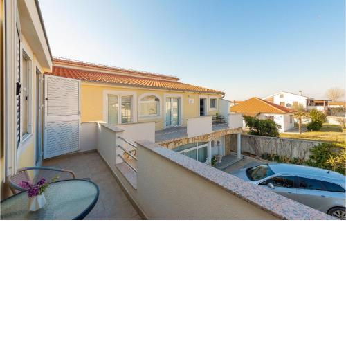 Nice apartment in Nin with WiFi and 1 Bedrooms