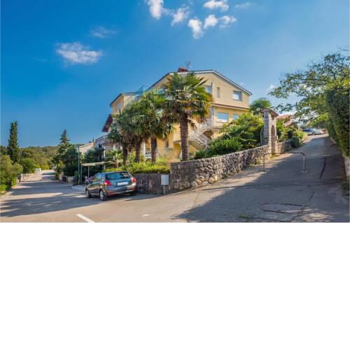 Nice apartment in Njivice w/ WiFi and 3 Bedrooms