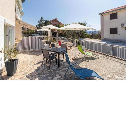 Nice apartment in Novi Vinodolski with WiFi and 2 Bedrooms