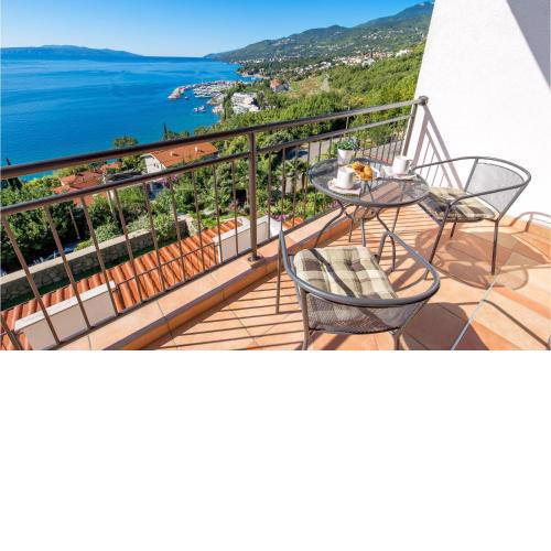 Nice apartment in Opatija with WiFi and 4 Bedrooms