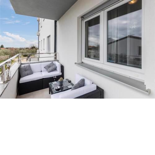 Nice apartment in Peroj with WiFi and 1 Bedrooms