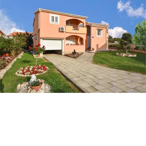 Nice apartment in Podgradina w/ WiFi and 2 Bedrooms