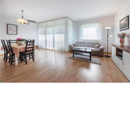 Nice apartment in Pula with 2 Bedrooms