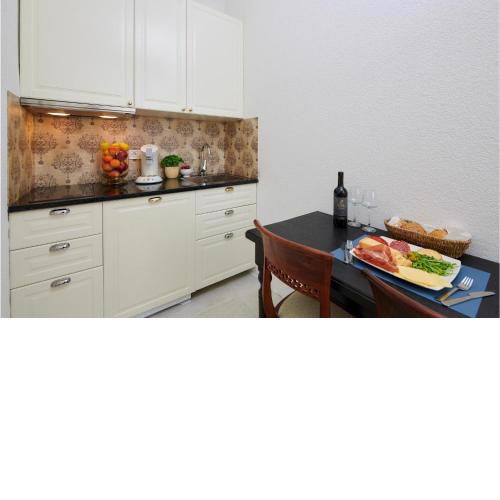 Nice apartment in Pula with