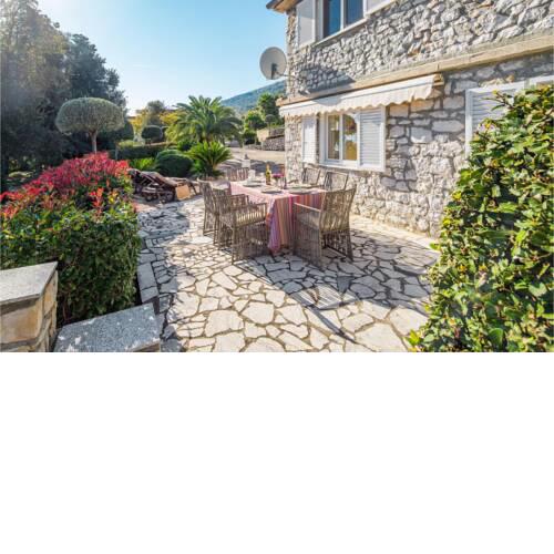 Nice apartment in Ravni with WiFi and 2 Bedrooms