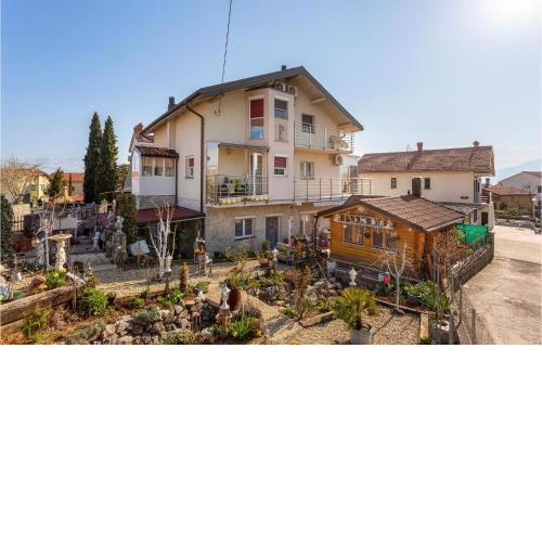 Nice apartment in Rijeka with WiFi and 2 Bedrooms